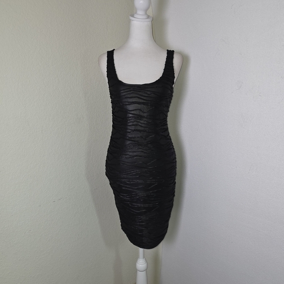 Wet Seal Dresses & Skirts - Wet Seal Black Textured Bodycon Dress – Size M